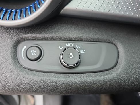 Used 2024 Chevrolet Trax LS w/ LS Convenience Package image 25