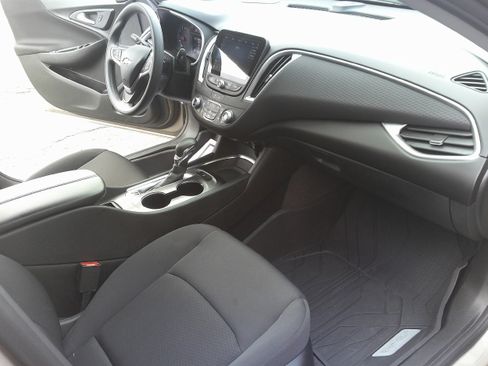 Used 2023 Chevrolet Malibu LT image 23