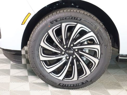 New 2026 Lincoln Navigator L Black Label AWD/4WD image 18
