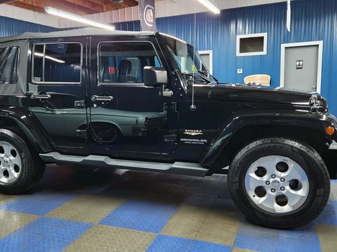 Used 2015 Jeep Wrangler Unlimited Sahara w/ Dual Top Group image 66