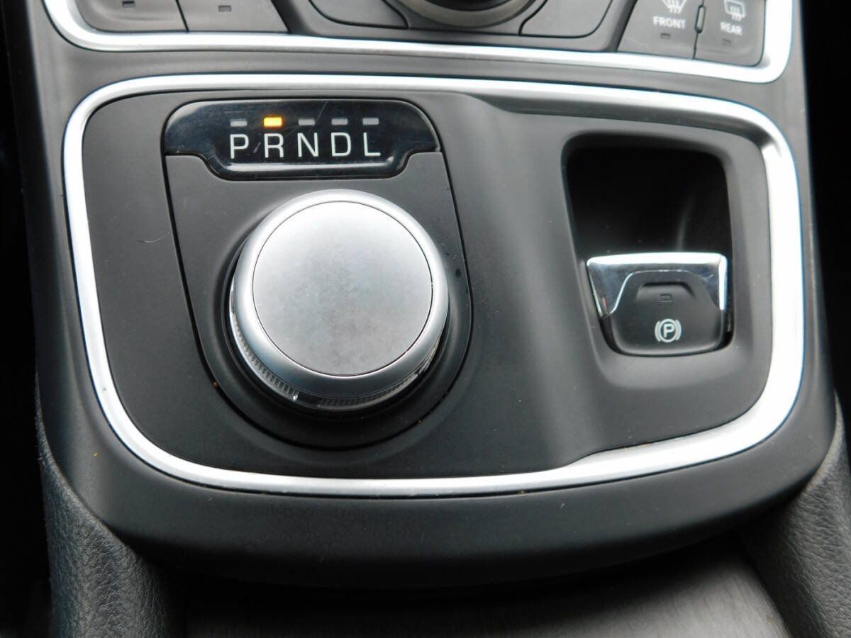 Used 2015 Chrysler 200 Limited w/ Convenience Group FWD image 15