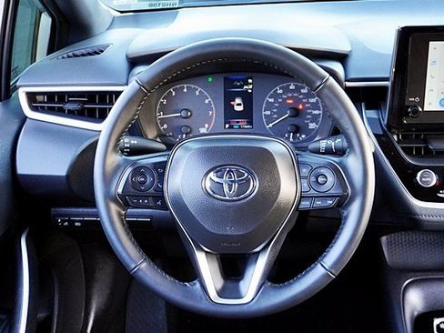 Used 2025 Toyota Corolla SE image 18
