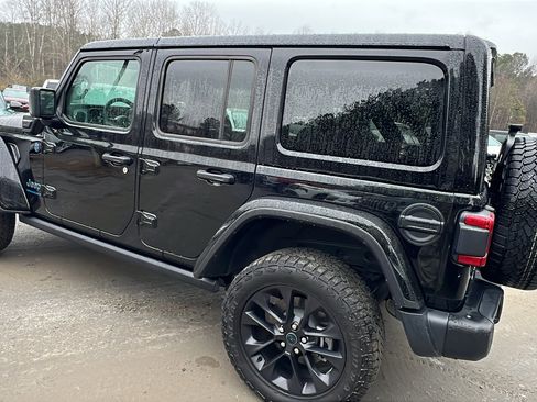 Used 2025 Jeep Wrangler Backcountry image 10