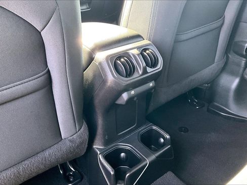 Used 2021 Jeep Wrangler Unlimited Sport image 10