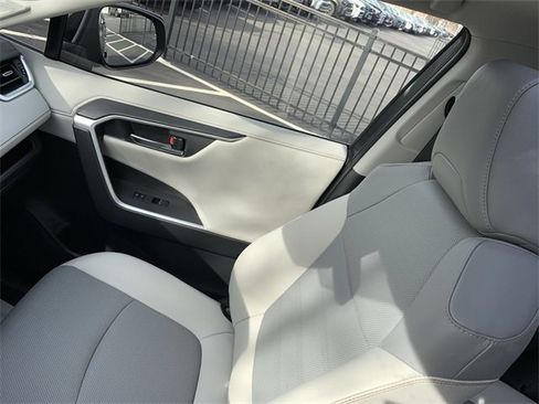 Used 2024 Toyota RAV4 Limited image 31