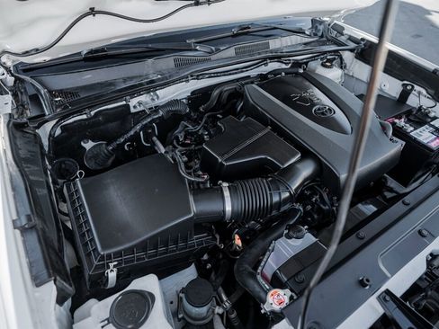 Used 2018 Toyota Tacoma TRD Off-Road image 42