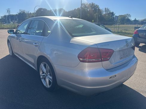 Used 2013 Volkswagen Passat 3.6 SE image 7