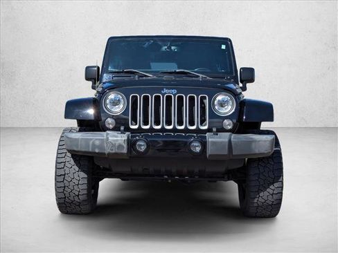 Used 2018 Jeep Wrangler Unlimited Sahara w/ Max Tow Package AWD/4WD image 2