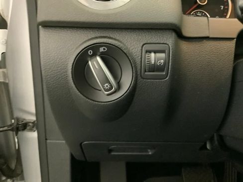 Used 2018 Volkswagen Tiguan Limited AWD/4WD image 16