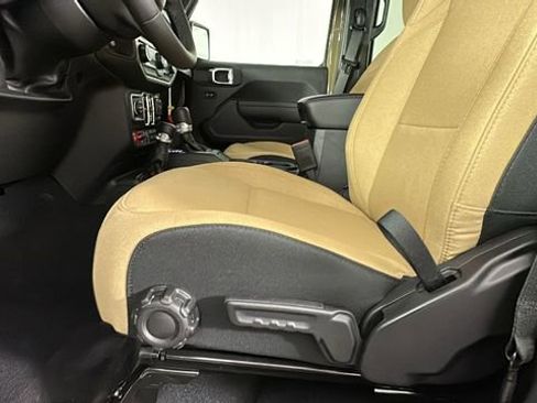 New 2026 Jeep Gladiator Sport image 18