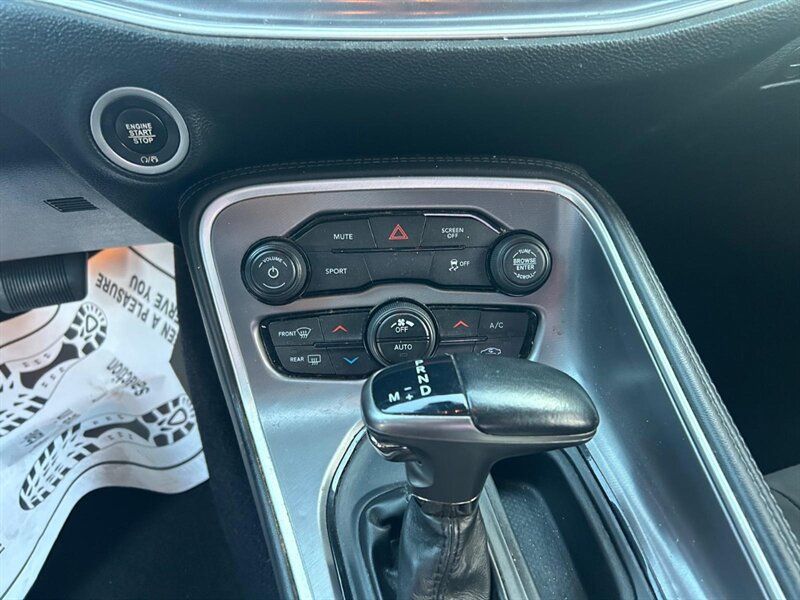 Used 2020 Dodge Challenger SXT RWD image 10