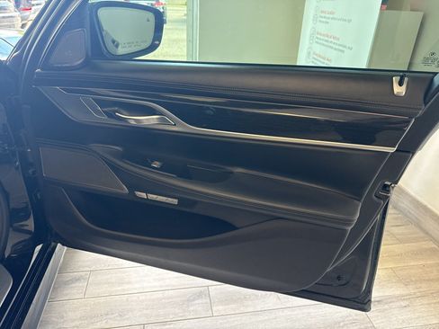 Used 2016 BMW 750i xDrive AWD/4WD image 25