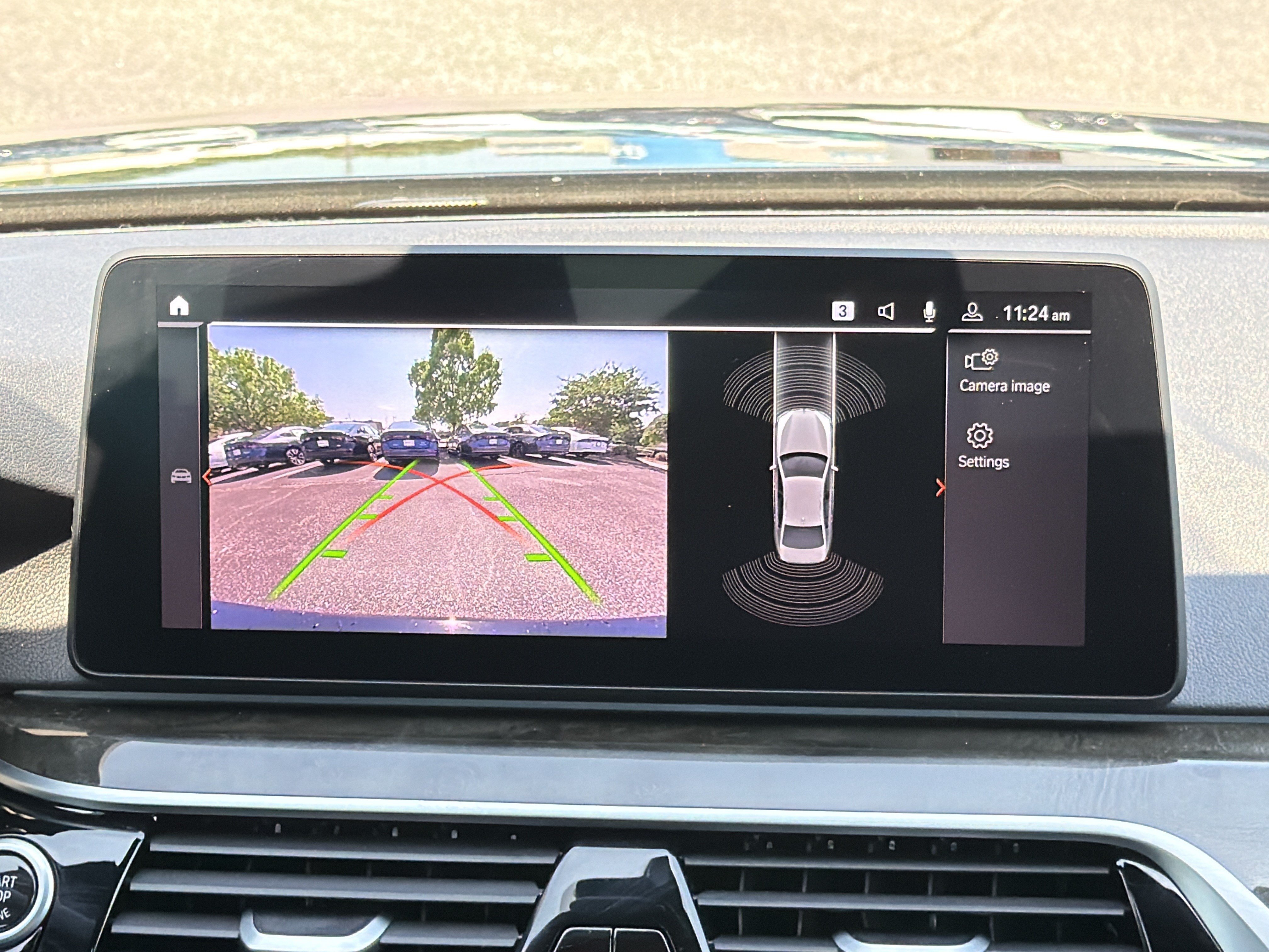 Certified 2023 BMW 530e xDrive w/ Premium Package AWD/4WD image 4