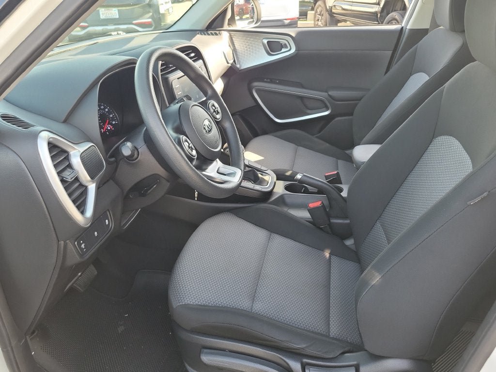 Used 2021 Kia Soul LX FWD image 15