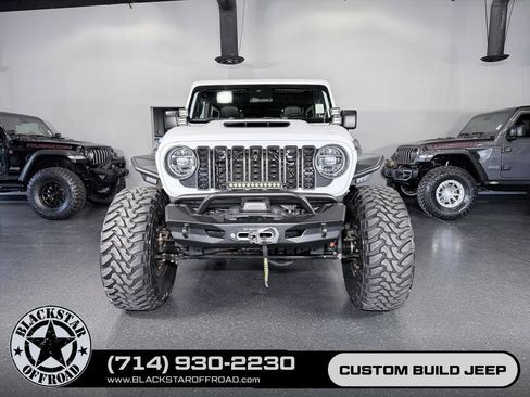 Used 2021 Jeep Wrangler Unlimited Rubicon w/ Trailer Tow Package AWD/4WD image 3