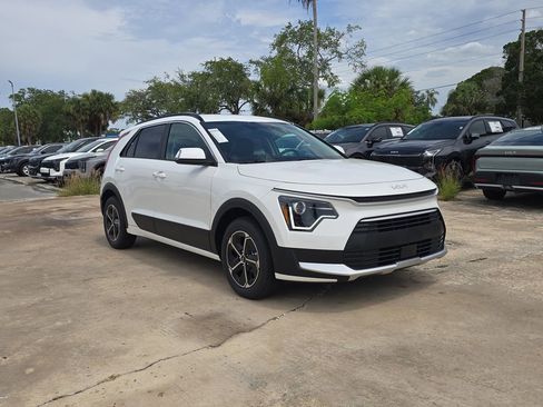 New 2026 Kia Niro EX FWD image 2