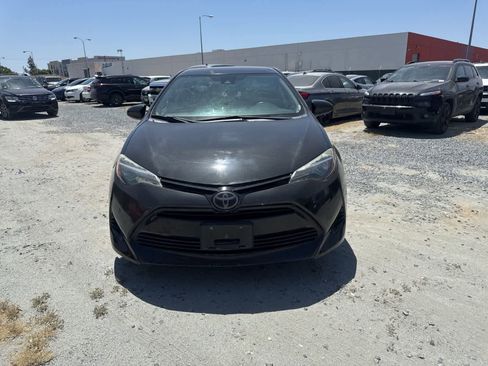 Used 2018 Toyota Corolla LE FWD image 2
