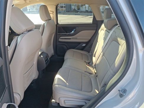 Used 2022 Lincoln Corsair AWD w/ Premium Package image 10