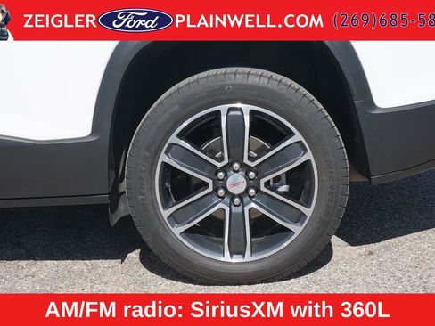 Used 2023 GMC Acadia SLT w/ Preferred Package AWD/4WD image 9