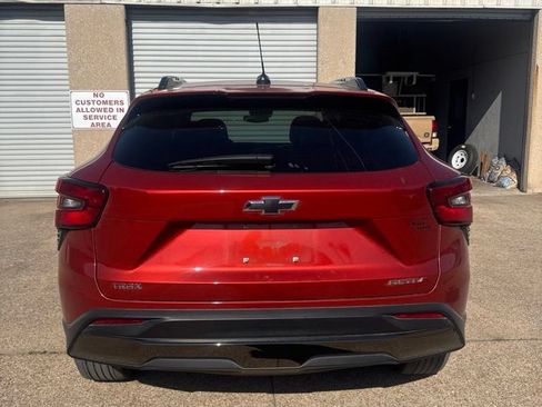 Used 2024 Chevrolet Trax ACTIV w/ Driver Confidence Package FWD image 4