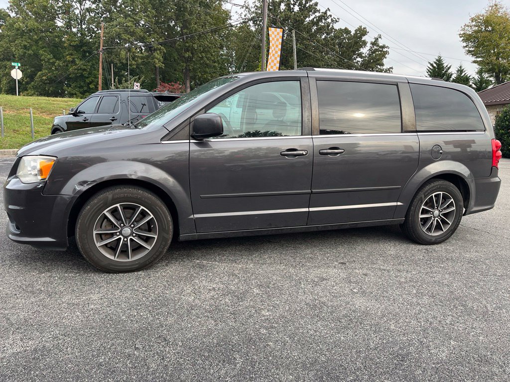 Used 2017 Dodge Grand Caravan SXT FWD image 5