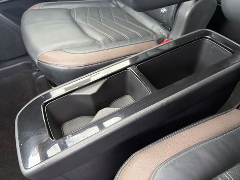 Used 2022 Nissan Pathfinder Platinum w/ Cargo Package FWD image 28