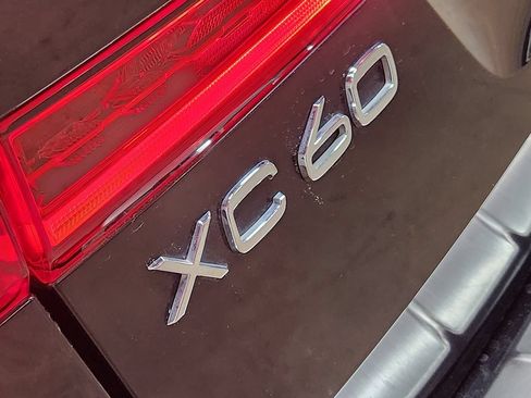 Used 2020 Volvo XC60 T6 Inscription w/ Protection Package Premier AWD/4WD image 22