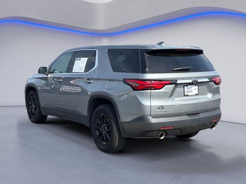 Used 2023 Chevrolet Traverse LS FWD image 3