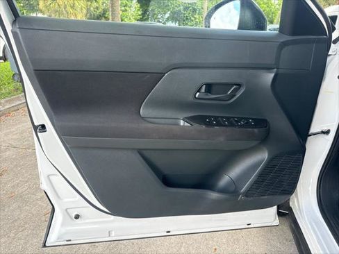 Used 2025 Nissan Kicks S FWD image 14