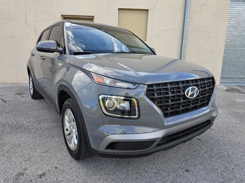 Used 2021 Hyundai Venue SE FWD image 7