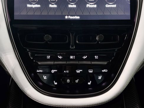 Used 2024 Aston Martin DBX 707 image 21