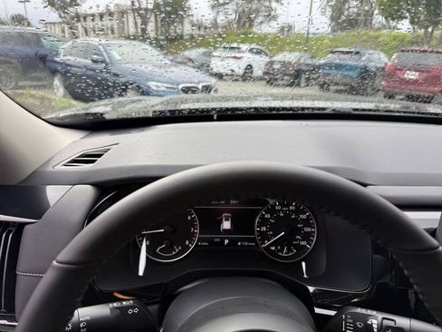 New 2025 Nissan Pathfinder SV w/ SV Premium Package image 25