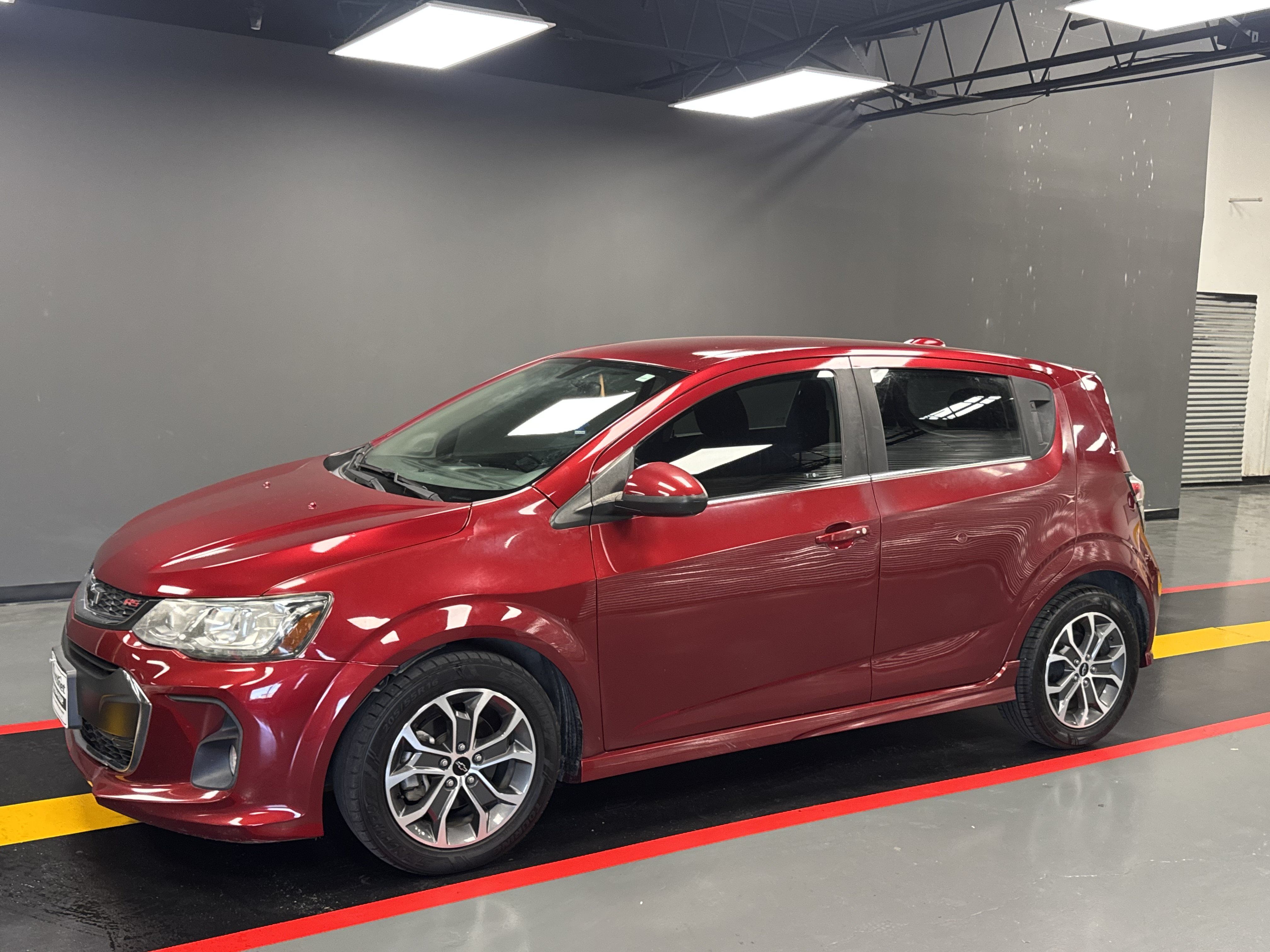 Used 2018 Chevrolet Sonic LT w/ Convenience Package FWD image 2