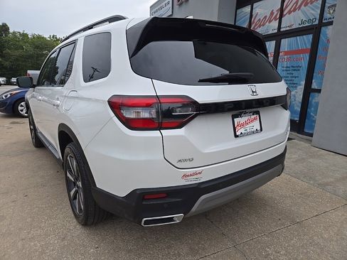 Used 2023 Honda Pilot Elite image 8