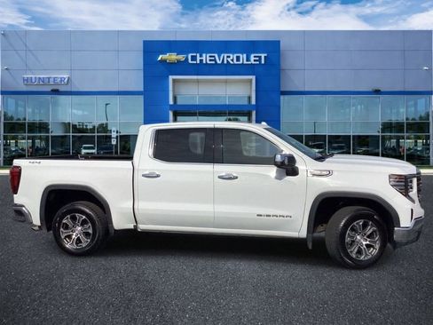 Used 2025 GMC Sierra 1500 SLT AWD/4WD image 6