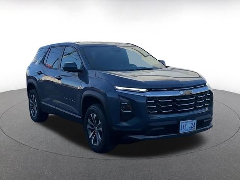 Used 2025 Chevrolet Equinox LT image 3