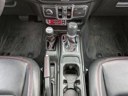 Used 2023 Jeep Gladiator Rubicon AWD/4WD image 19