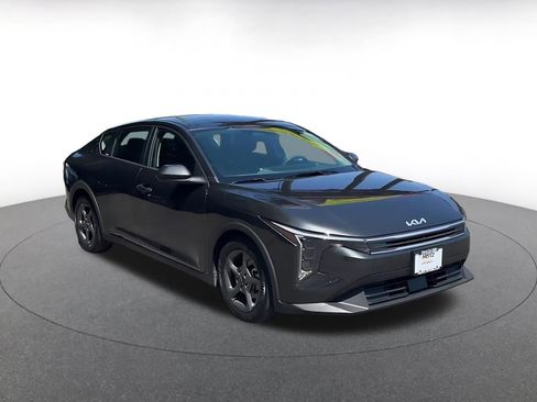 Used 2025 Kia K4 FWD image 3
