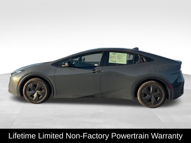 Used 2024 Toyota Prius LE FWD image 2