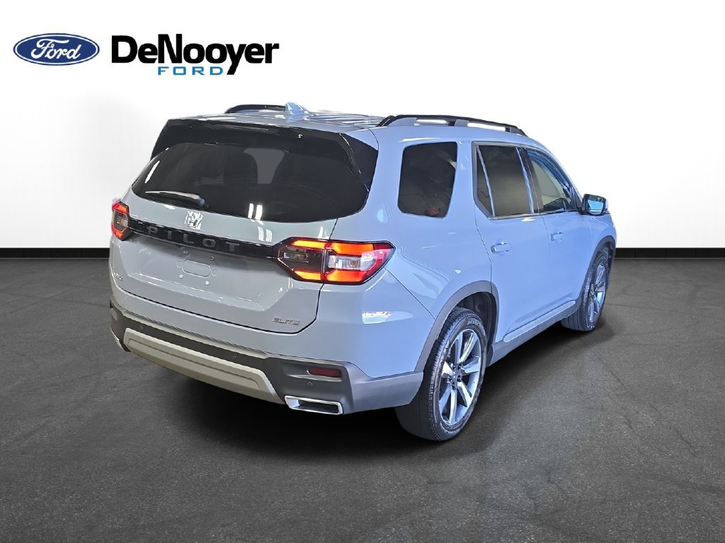 Used 2025 Honda Pilot Elite image 6