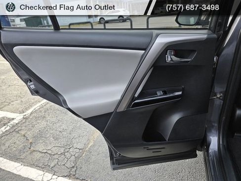 Used 2017 Toyota RAV4 Limited image 41