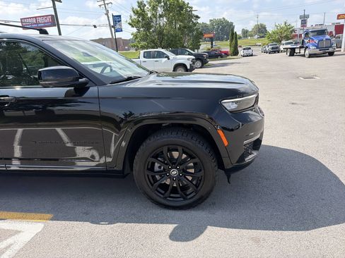 Used 2025 Jeep Grand Cherokee L Summit AWD/4WD image 4