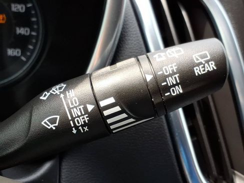 Used 2021 Chevrolet Equinox LT FWD image 23