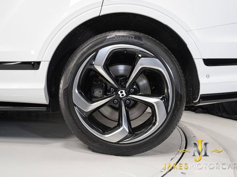 Used 2022 Bentley Bentayga AWD/4WD image 70