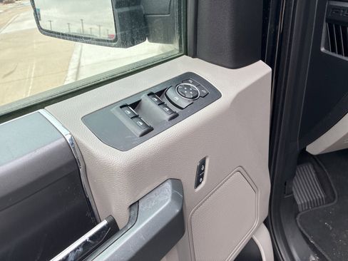 Used 2018 Ford F150 XLT w/ Equipment Group 302A Luxury image 16