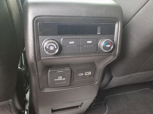 Certified 2023 GMC Acadia SLE w/ Driver Convenience Package image 13