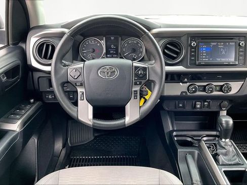 Used 2018 Toyota Tacoma SR5 image 8