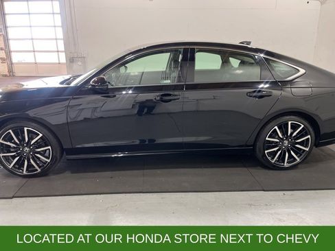 Used 2025 Honda Accord Touring image 4