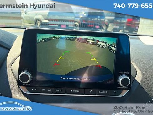 Used 2024 Nissan Sentra SV FWD image 18