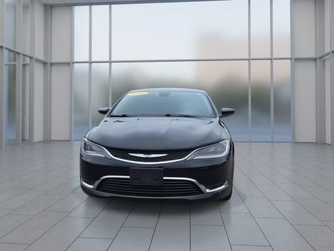 Used 2016 Chrysler 200 Limited w/ Convenience Group FWD image 3